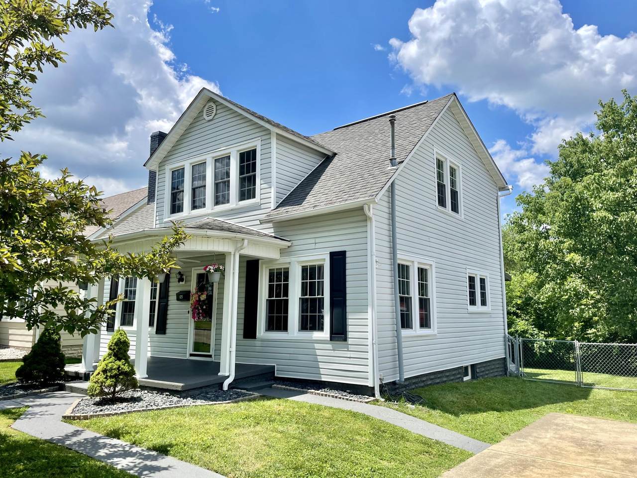 125 Richardson Drive - Photo 1