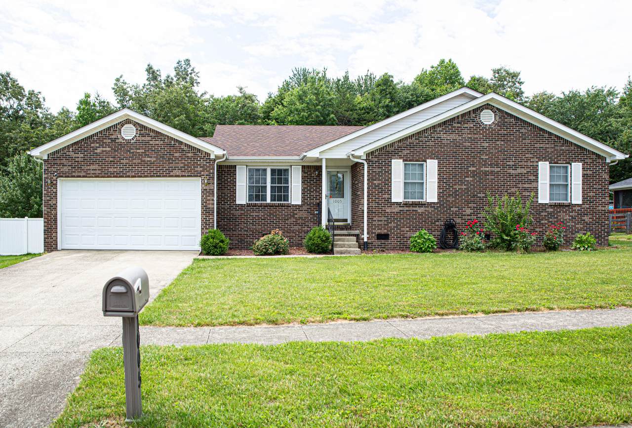 1005 Burnell Drive - Photo 1