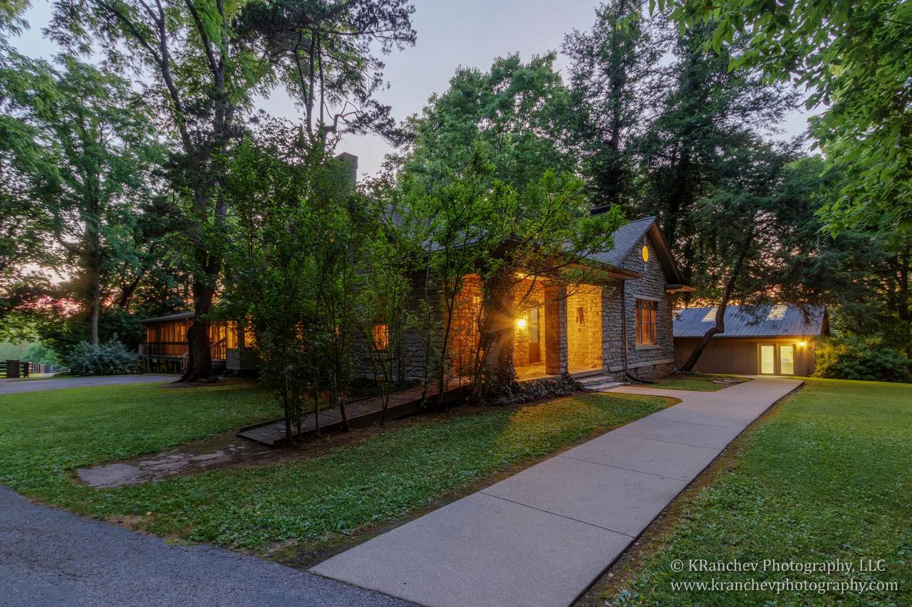 800 Scruggs - Photo 1