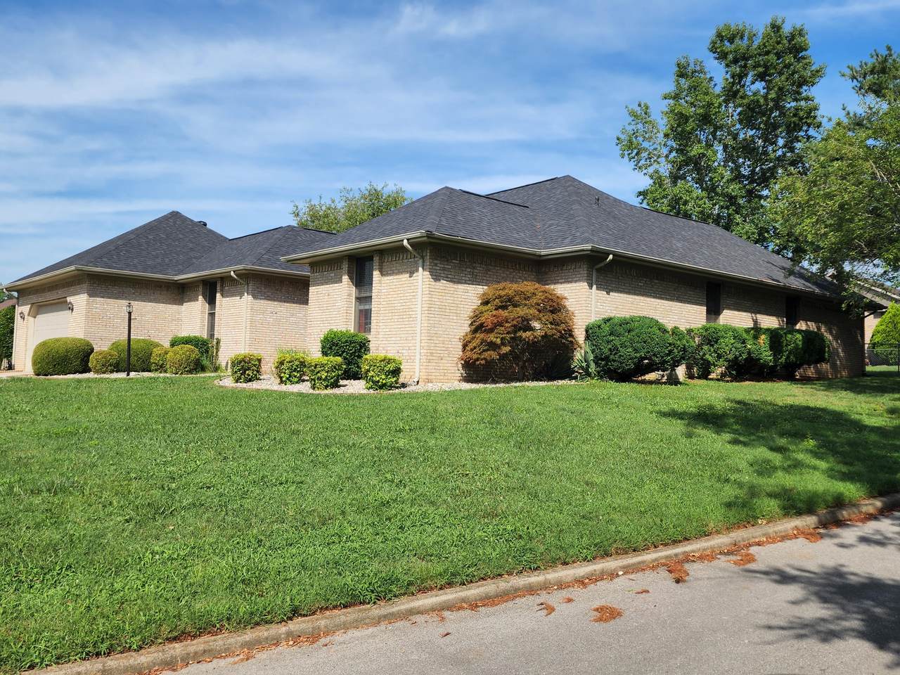 115 Wedgewood Drive - Photo 1