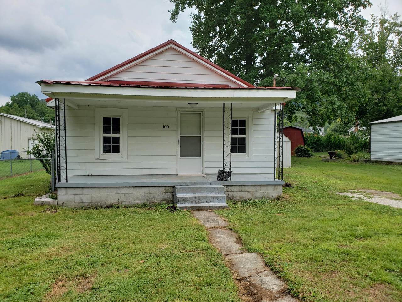 100 Sparks Avenue - Photo 1
