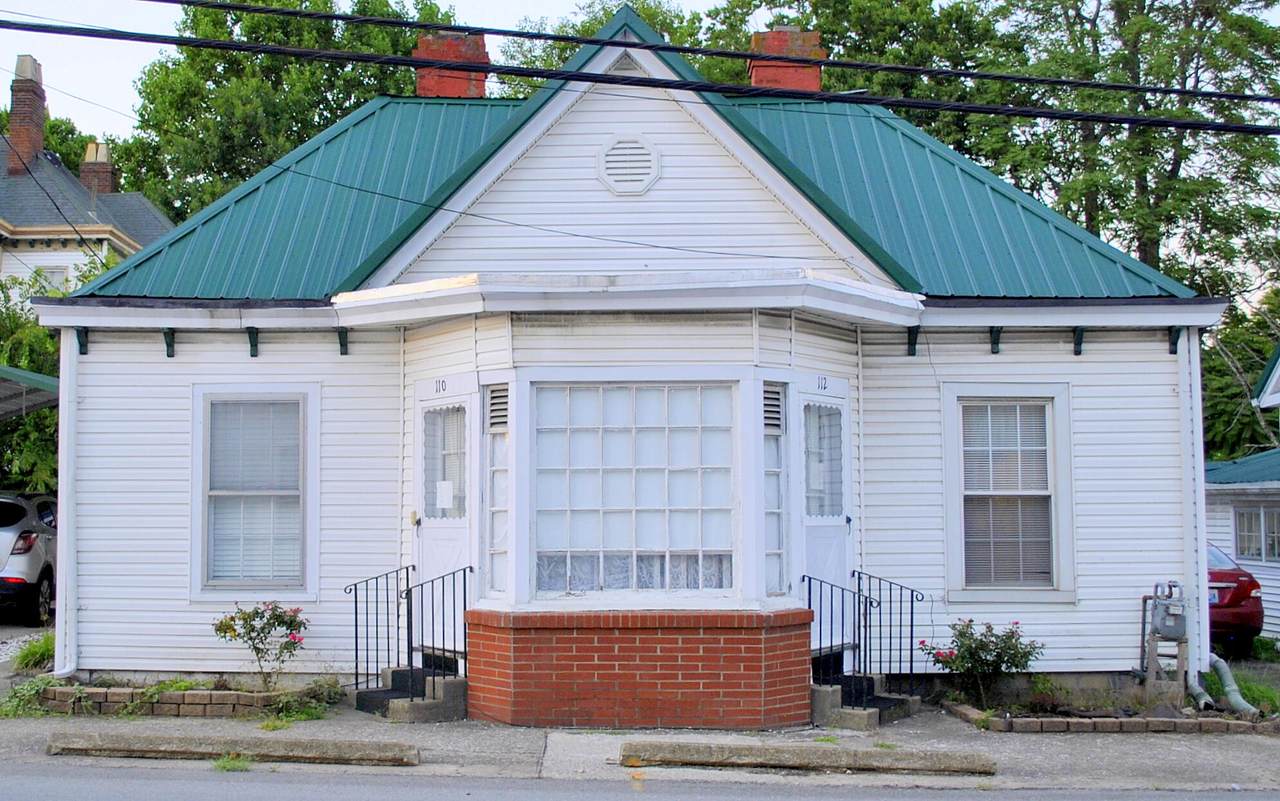 110 10th Street - Photo 1