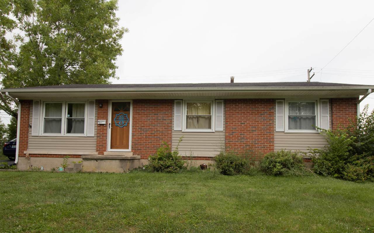 412 Springhill Drive - Photo 1