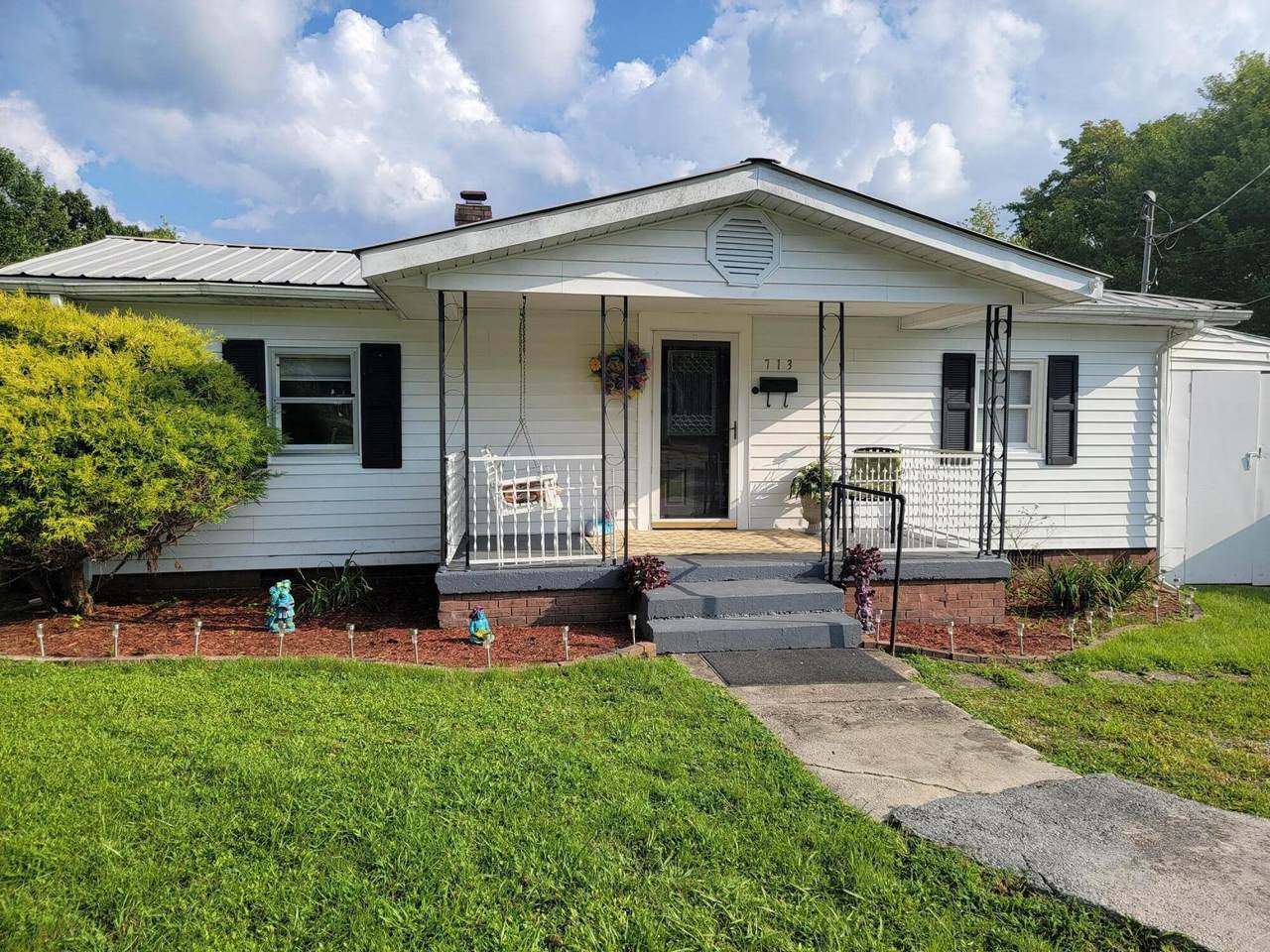 713 Caldwell Street - Photo 1