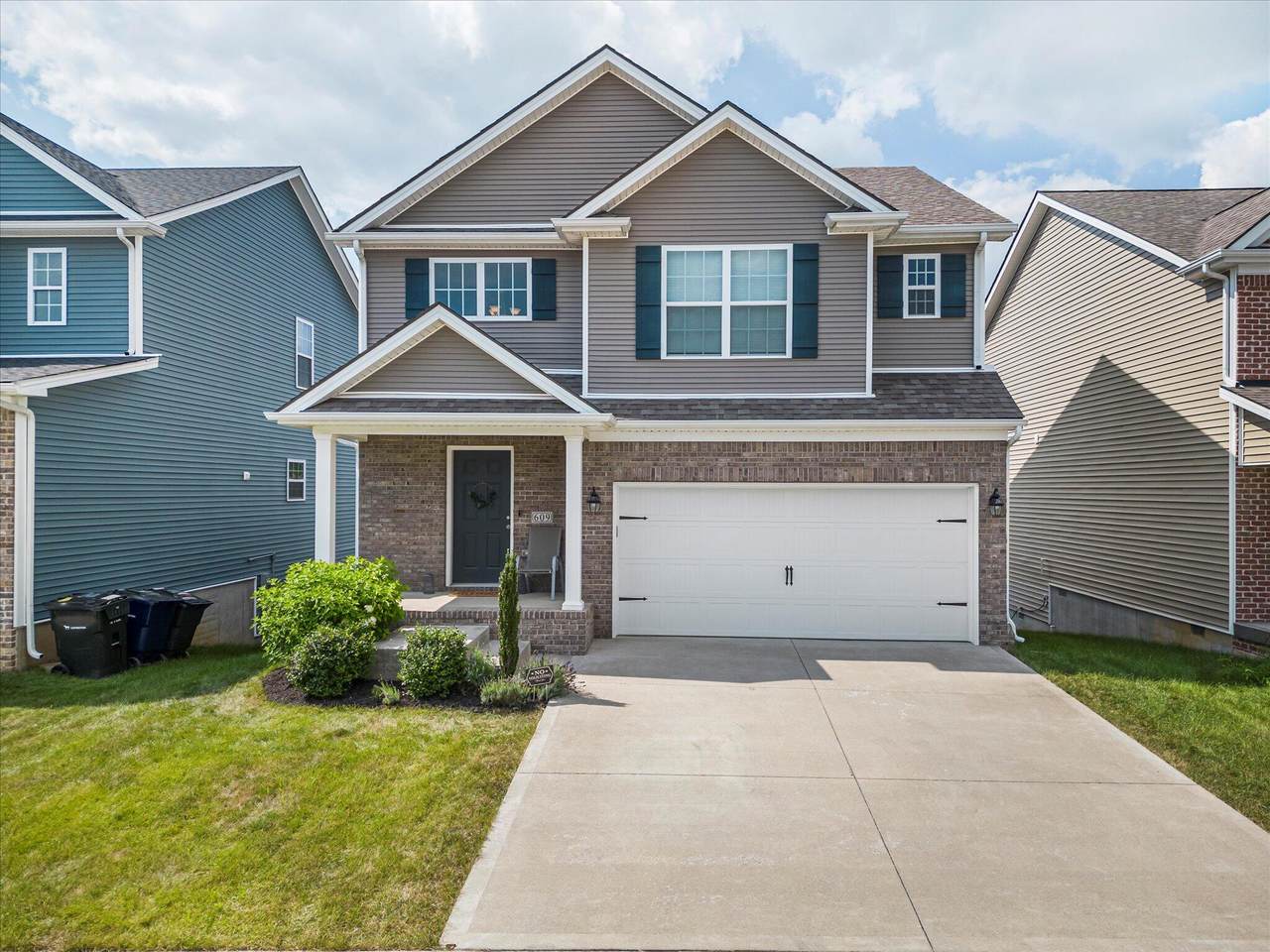 609 Estrella Drive - Photo 1