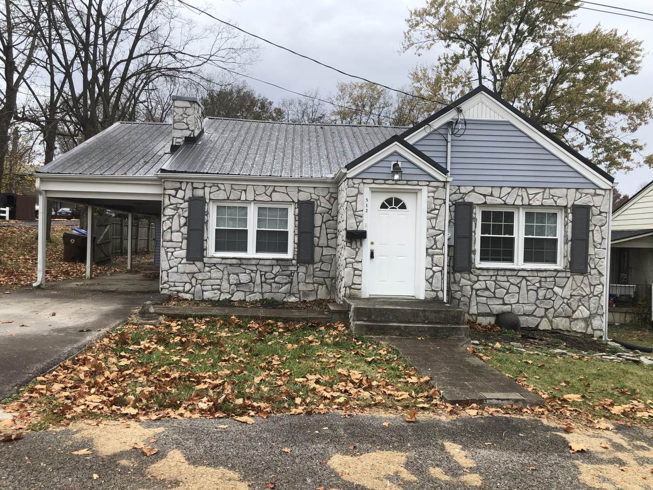 512 College St - Photo 1