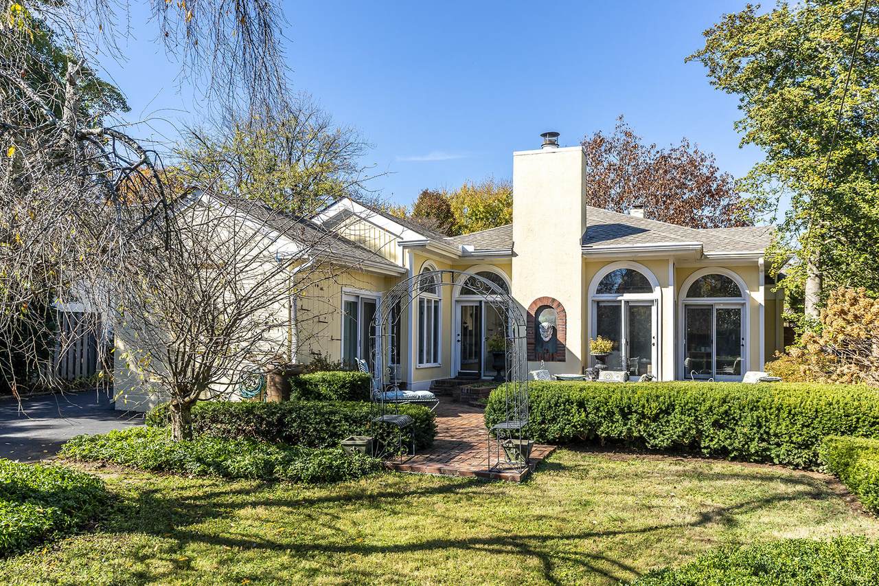608 Chinoe Road - Photo 1
