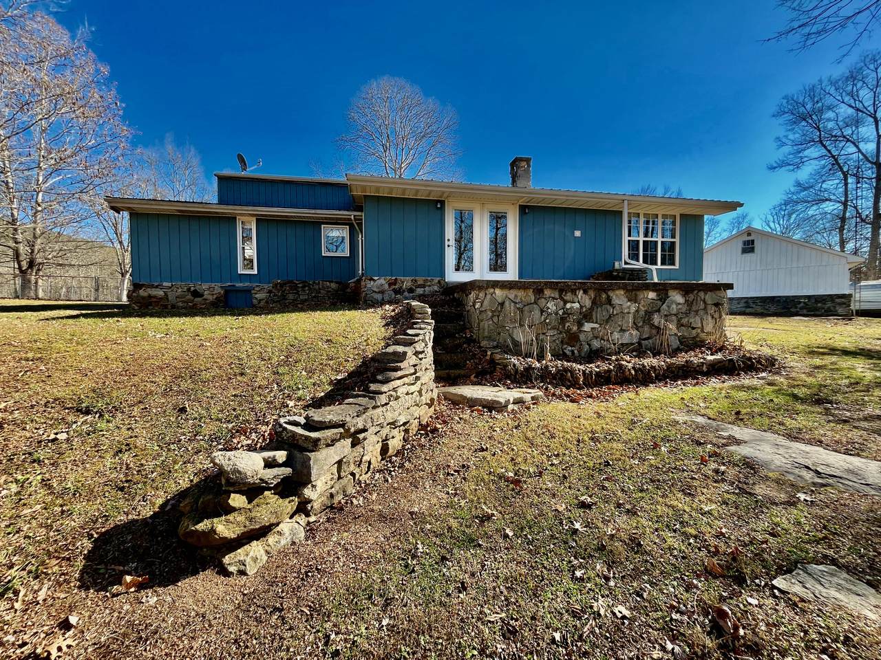 135 Gomer Drive - Photo 1