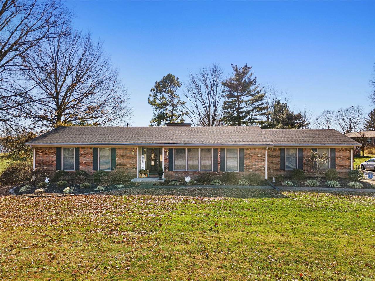 114 Pinehurst Drive - Photo 1