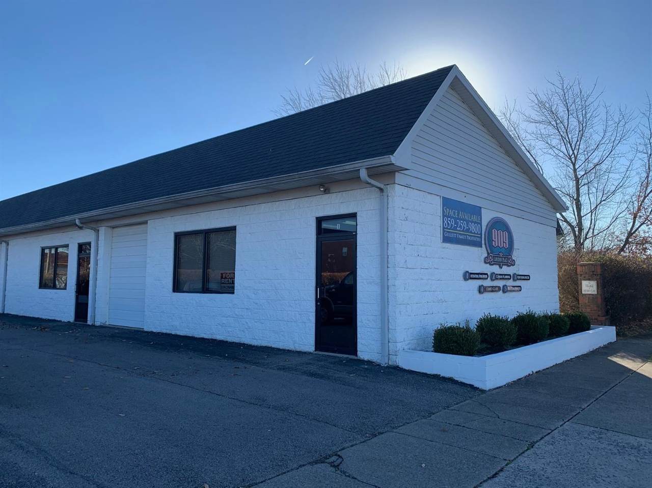 909 Loudon Avenue - Photo 1