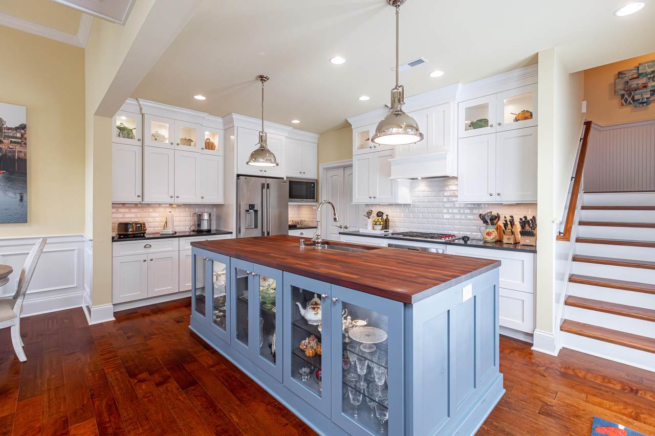 208 Day Lily Drive - Photo 1