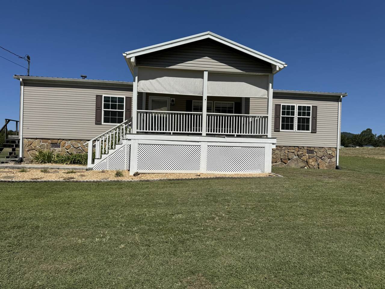 660 Steven Lane - Photo 1