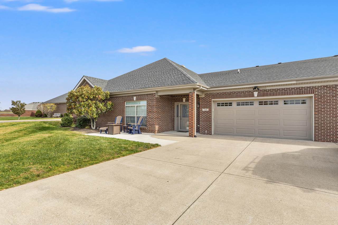 118 Woods Way - Photo 1