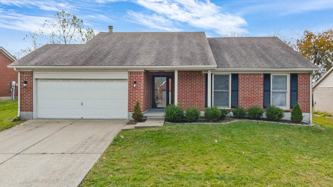 131 Hawthorne Drive - Photo 1