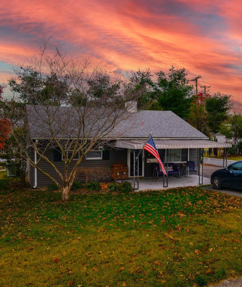 606 Gay Place - Photo 1