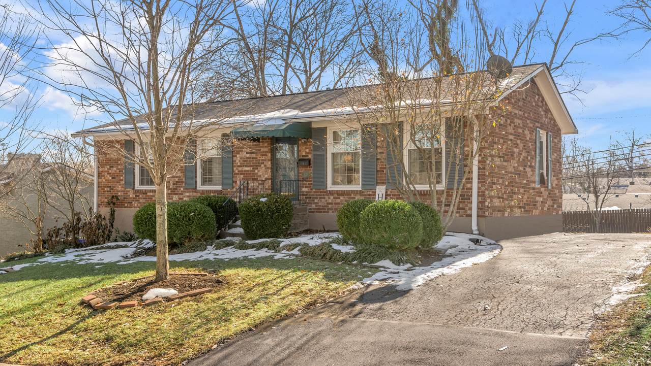 1128 Greentree Court - Photo 1