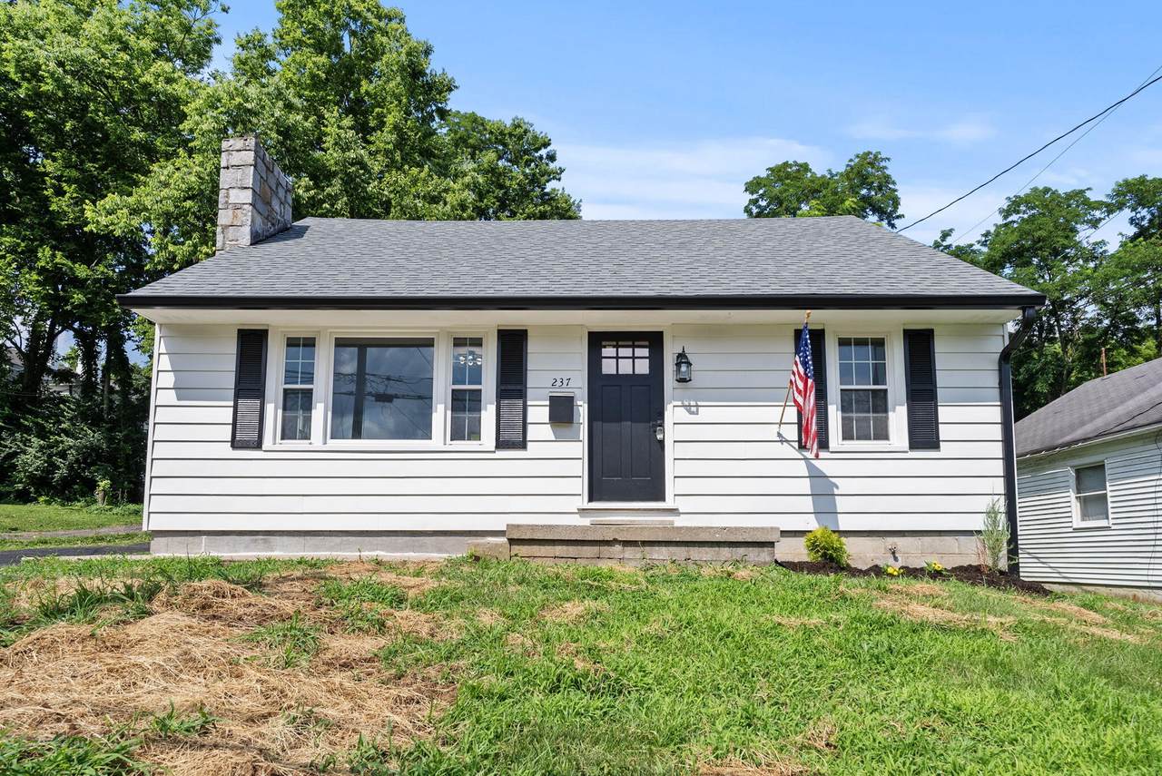 237 Creekview Drive - Photo 1