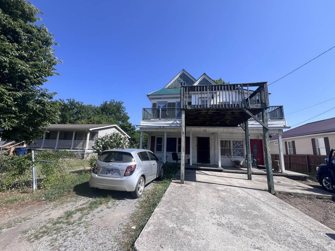 416 Winchester Avenue - Photo 1