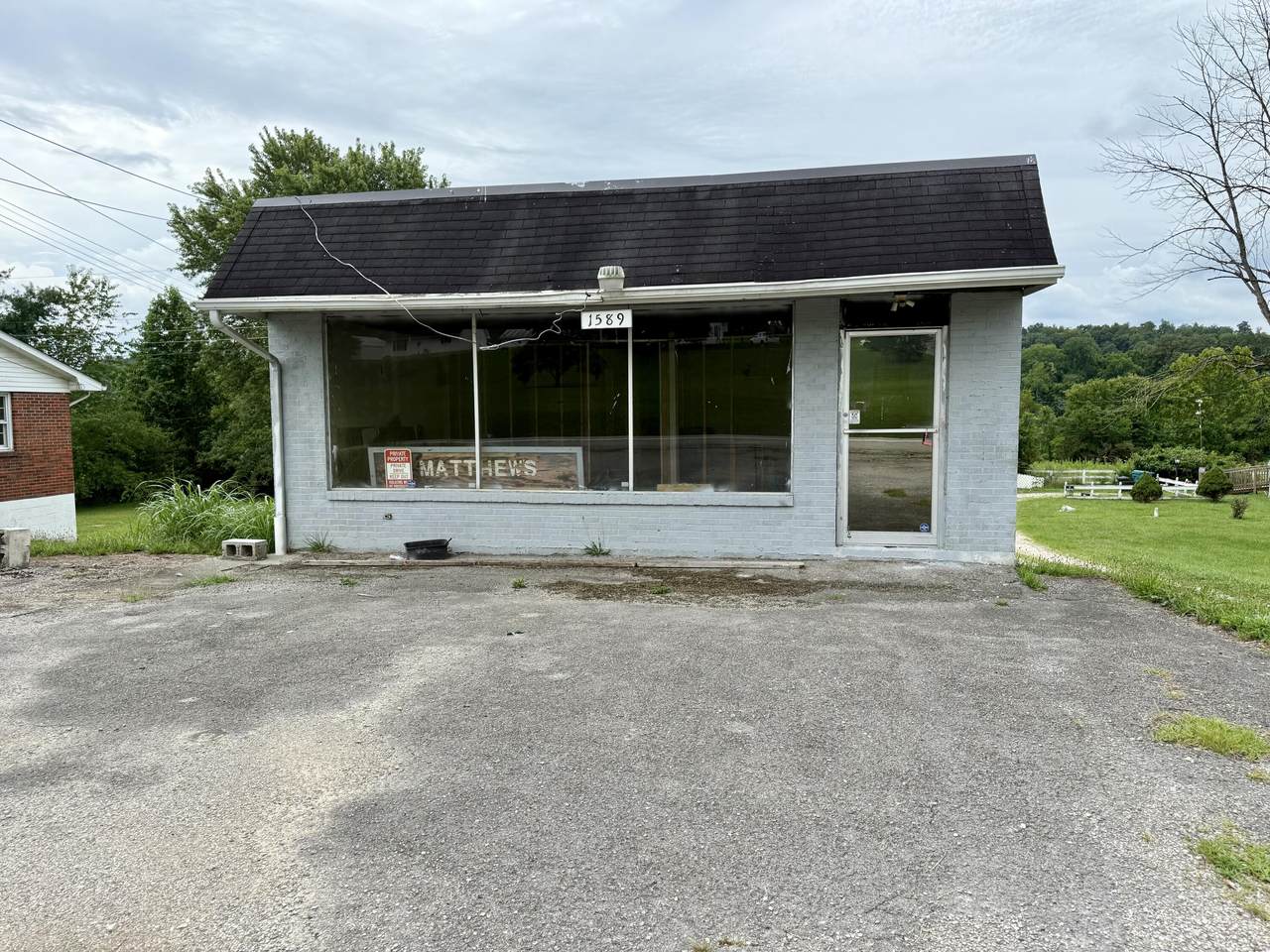 1589 Richmond Road - Photo 1
