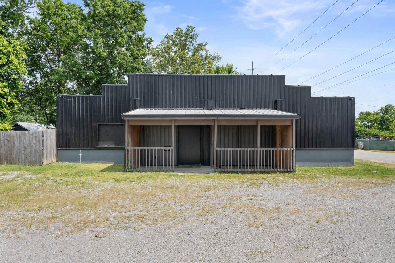 525 Irvine Street - Photo 1