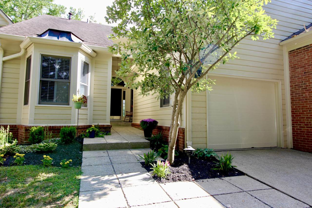 1054 Heather Hills Lane - Photo 1