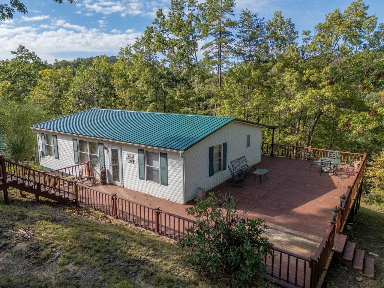 139 Robin Lane - Photo 1