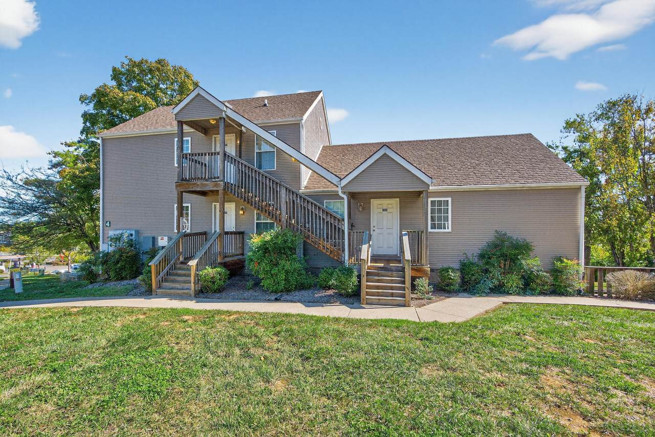 858 Malabu Drive - Photo 1