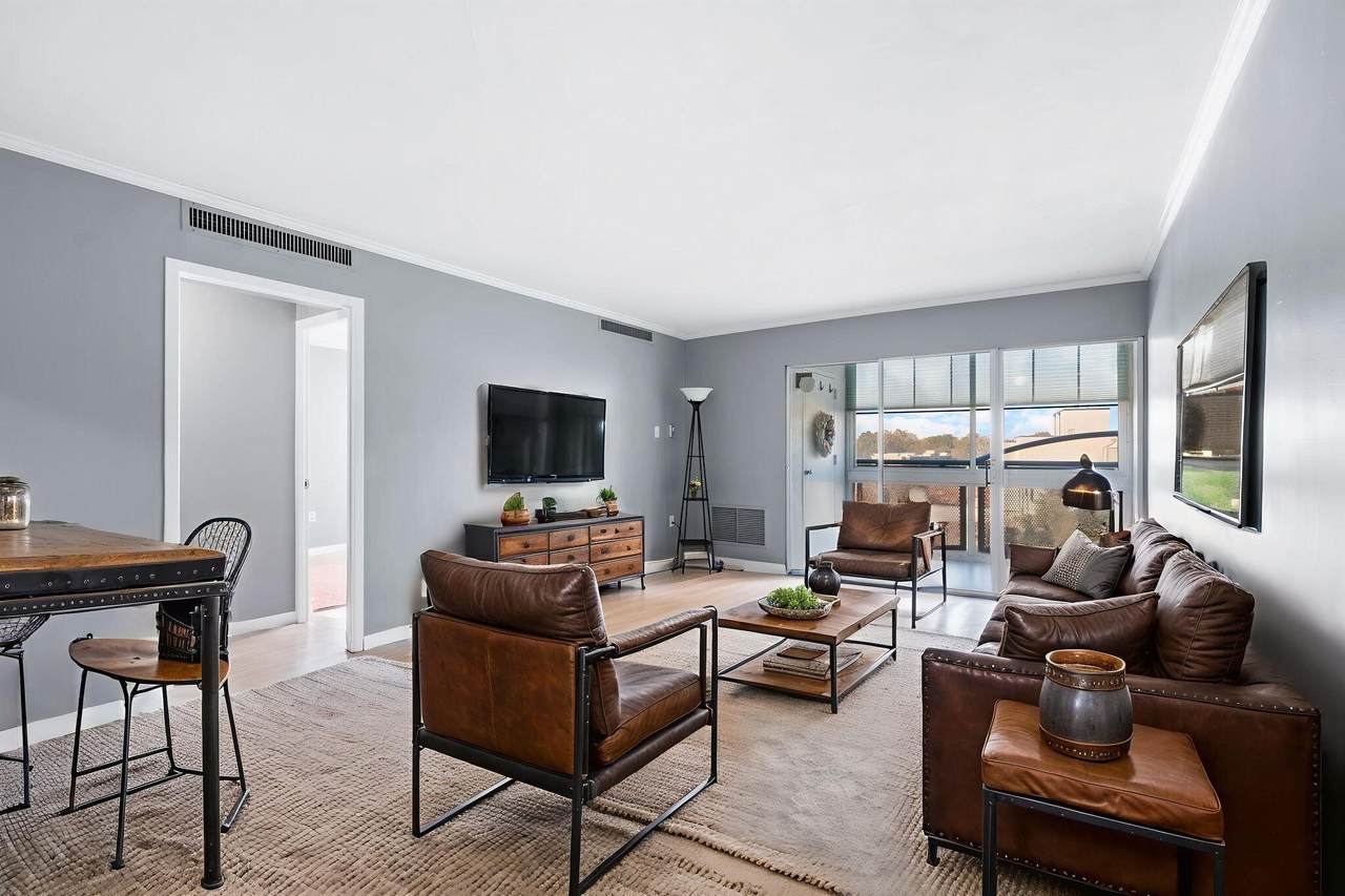 2121 Nicholasville Road - Photo 1