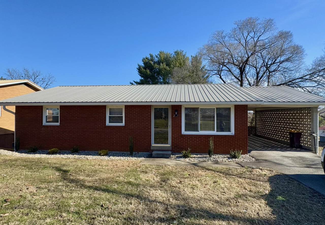 207 Beecher Street - Photo 1