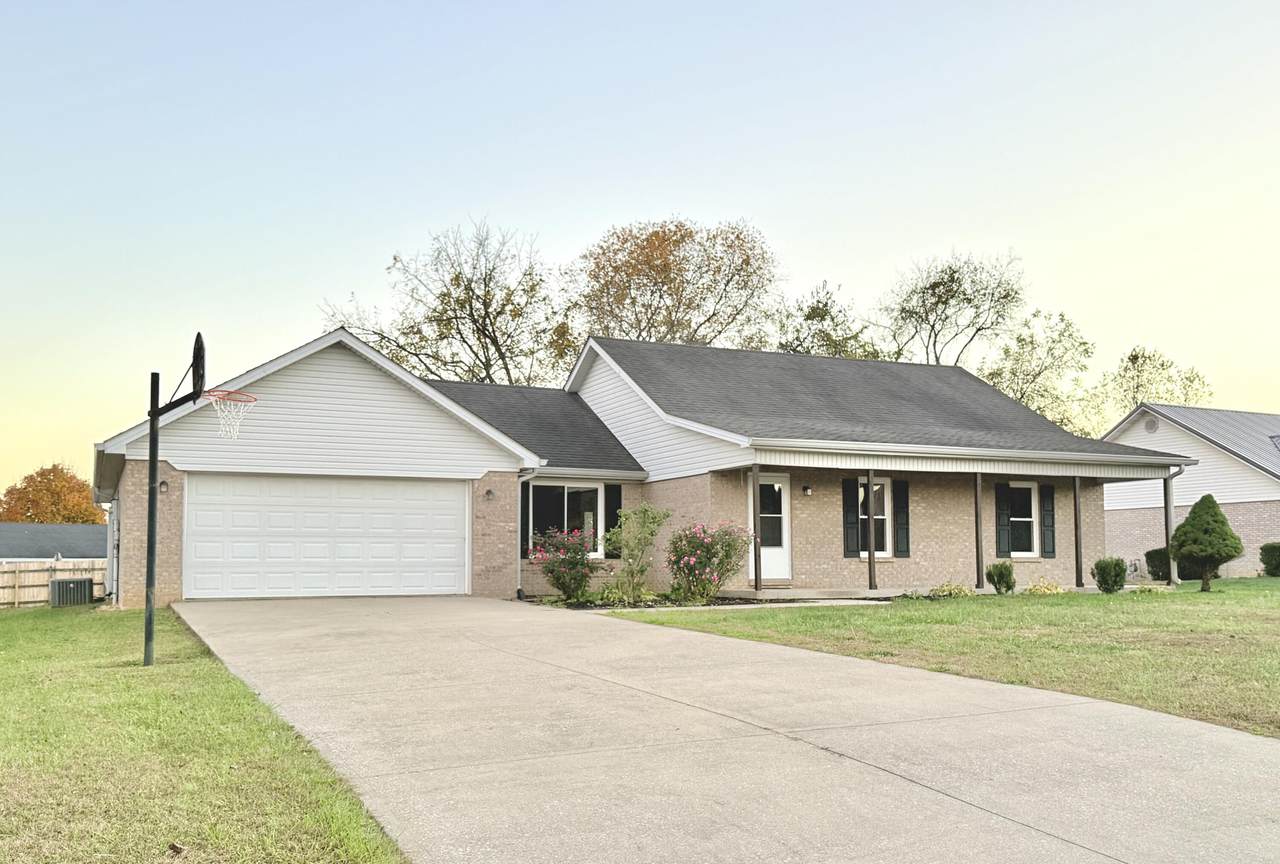 136 Greenside Drive - Photo 1