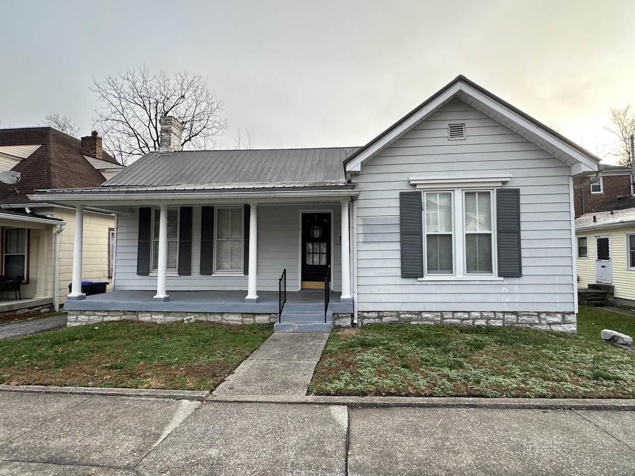 313 Capital Avenue - Photo 1