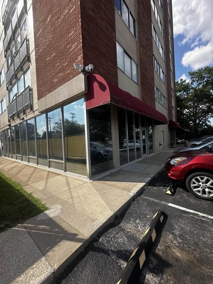 2121 Nicholasville Road - Photo 1