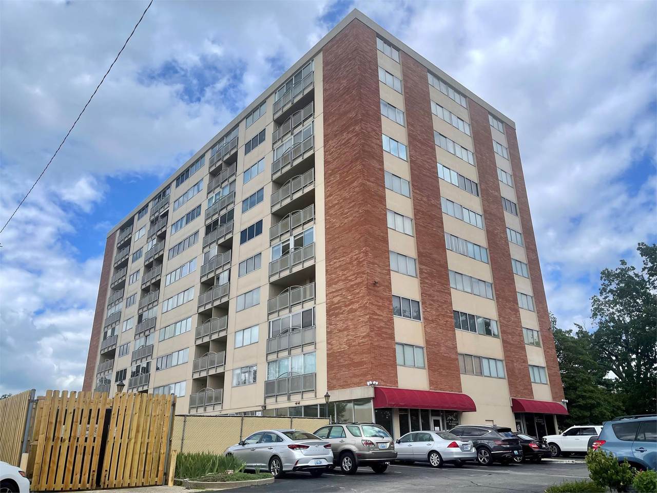 2121 Nicholasville Road - Photo 1