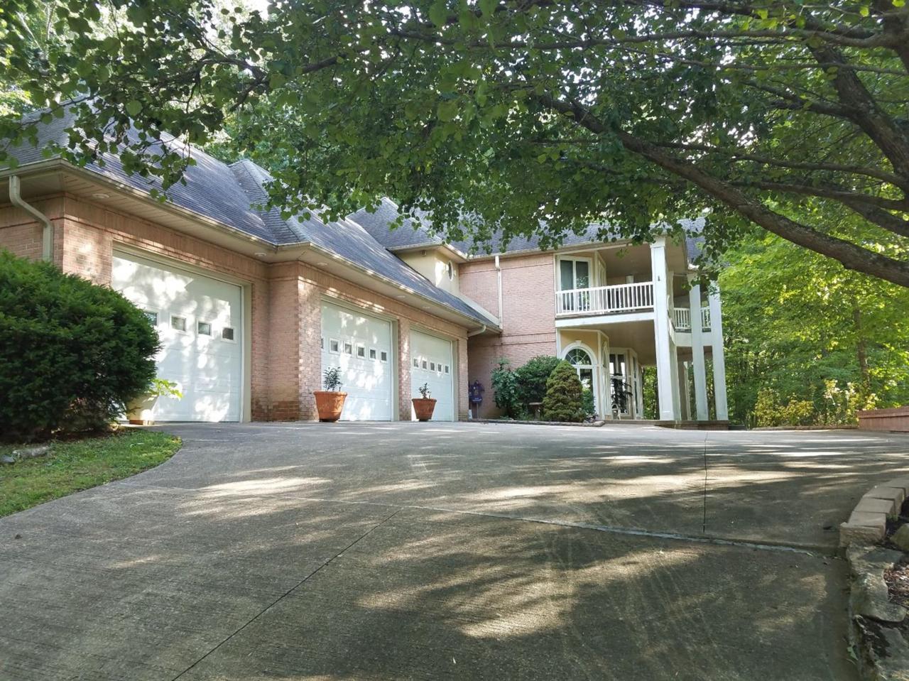 3396 Woodhaven Drive - Photo 1