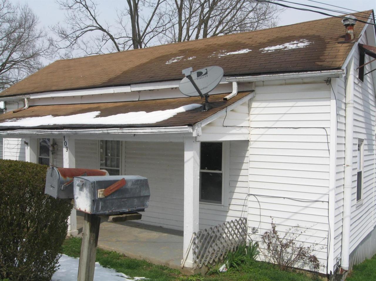 109 Sycamore - Photo 1