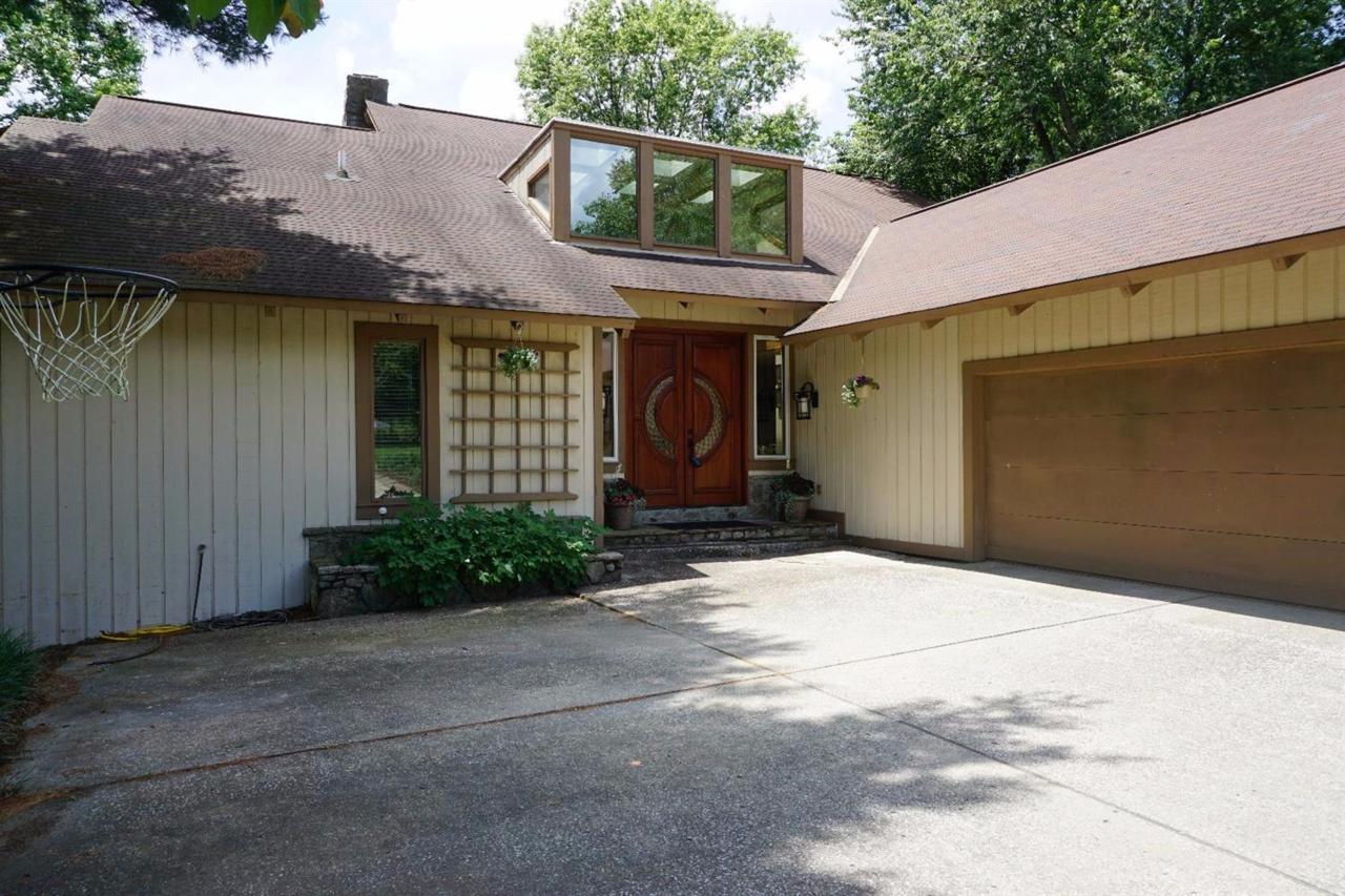 104 Creekside Drive - Photo 1