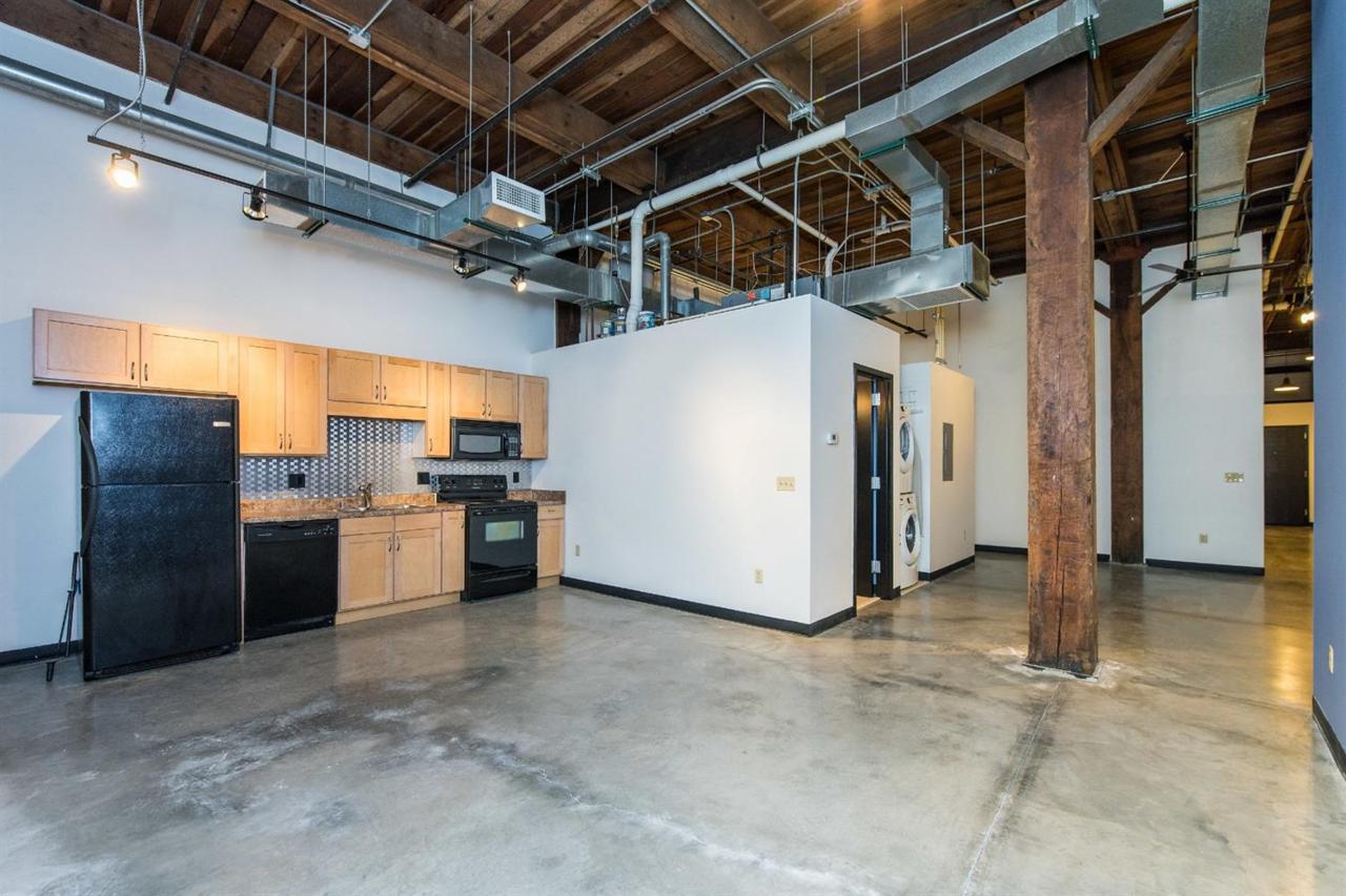 585 Upper Street - Photo 1