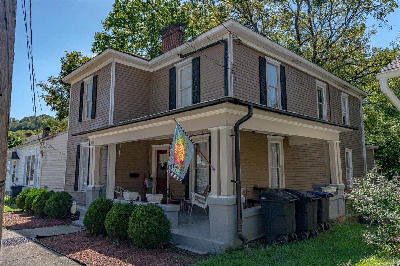 322 Steele Street - Photo 1