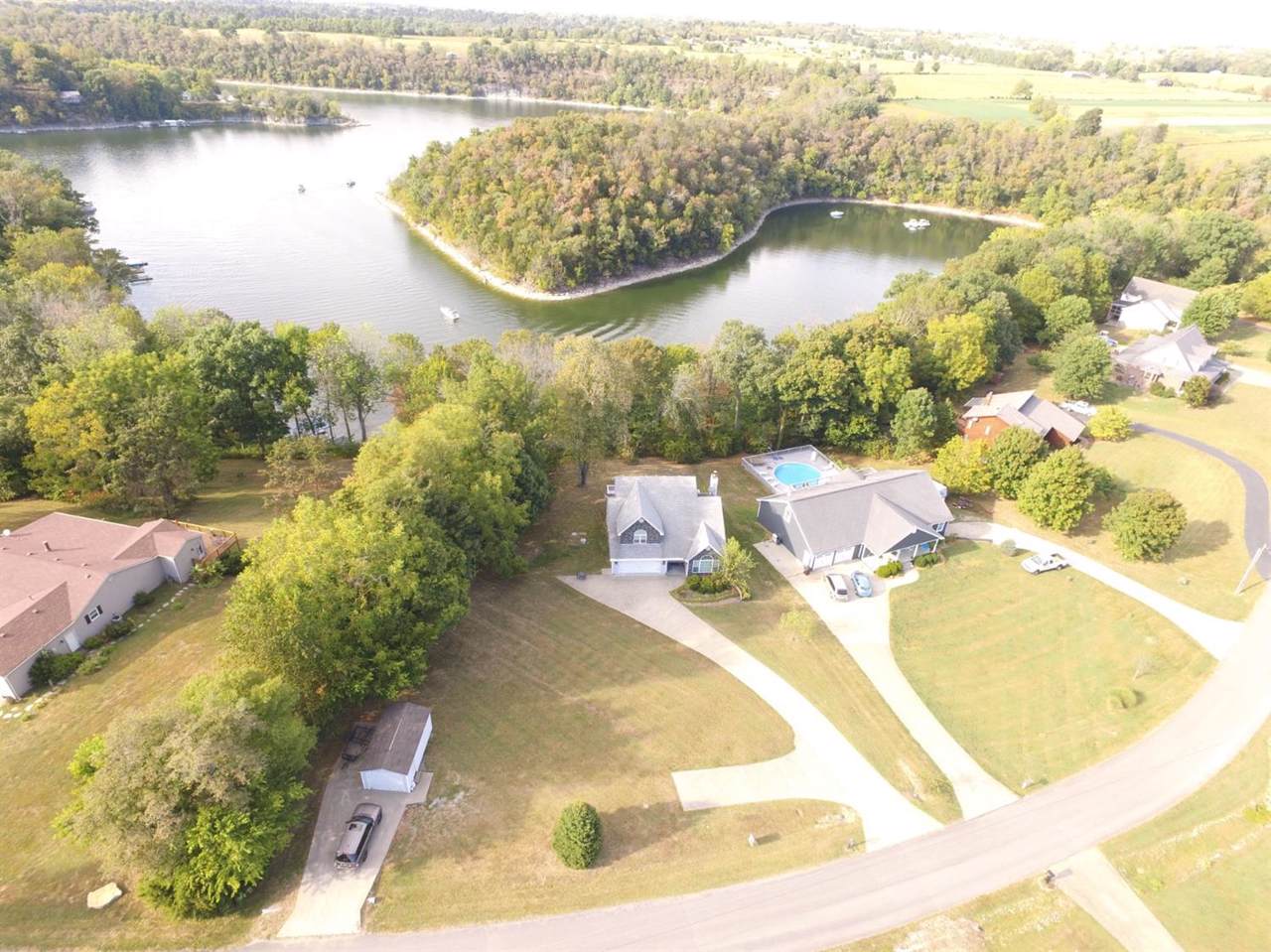 633 Homestead - Photo 1