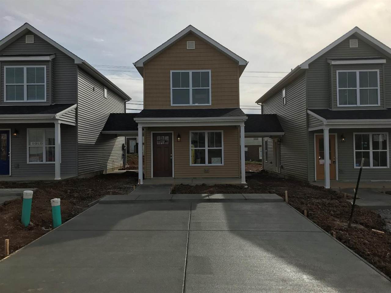 220 Perry Drive - Photo 1