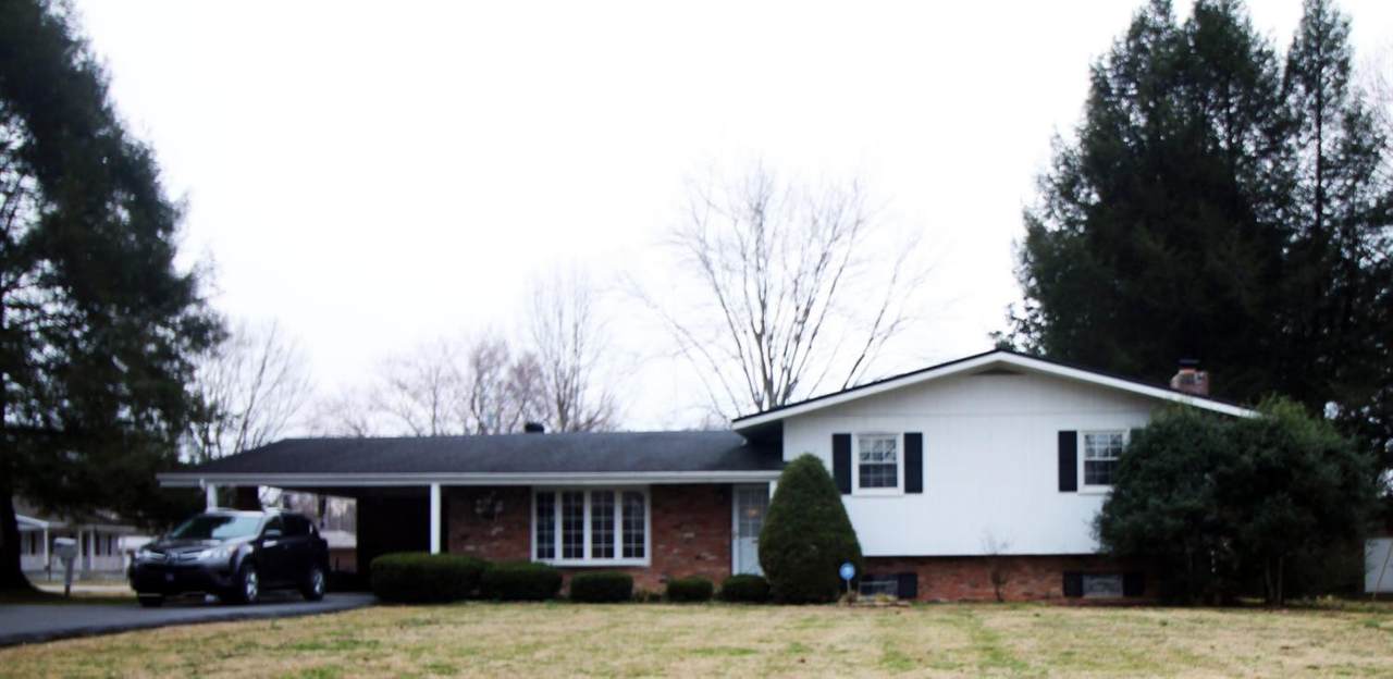 1035 Maple - Photo 1