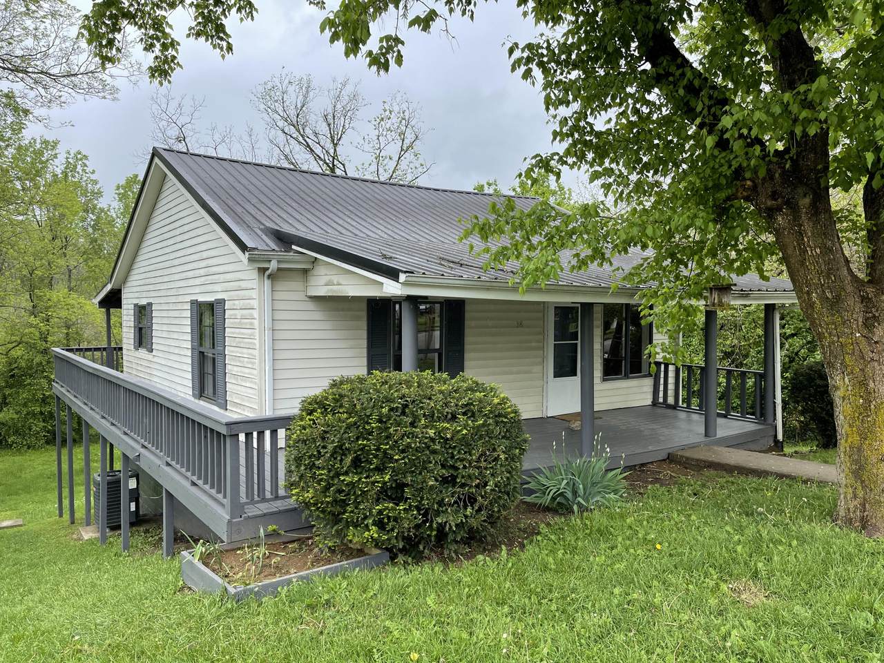 38 Hughes Avenue - Photo 1