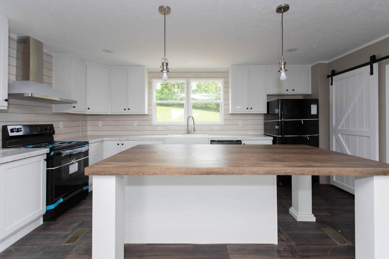 3502 Republican Pike - Photo 1