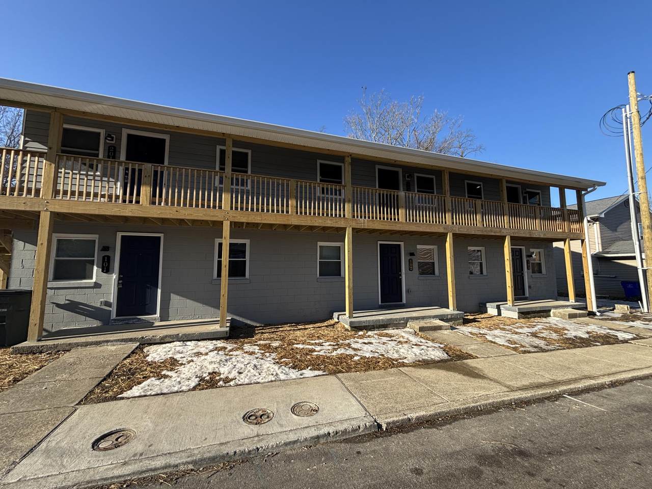 402 Gunn Street - Photo 1