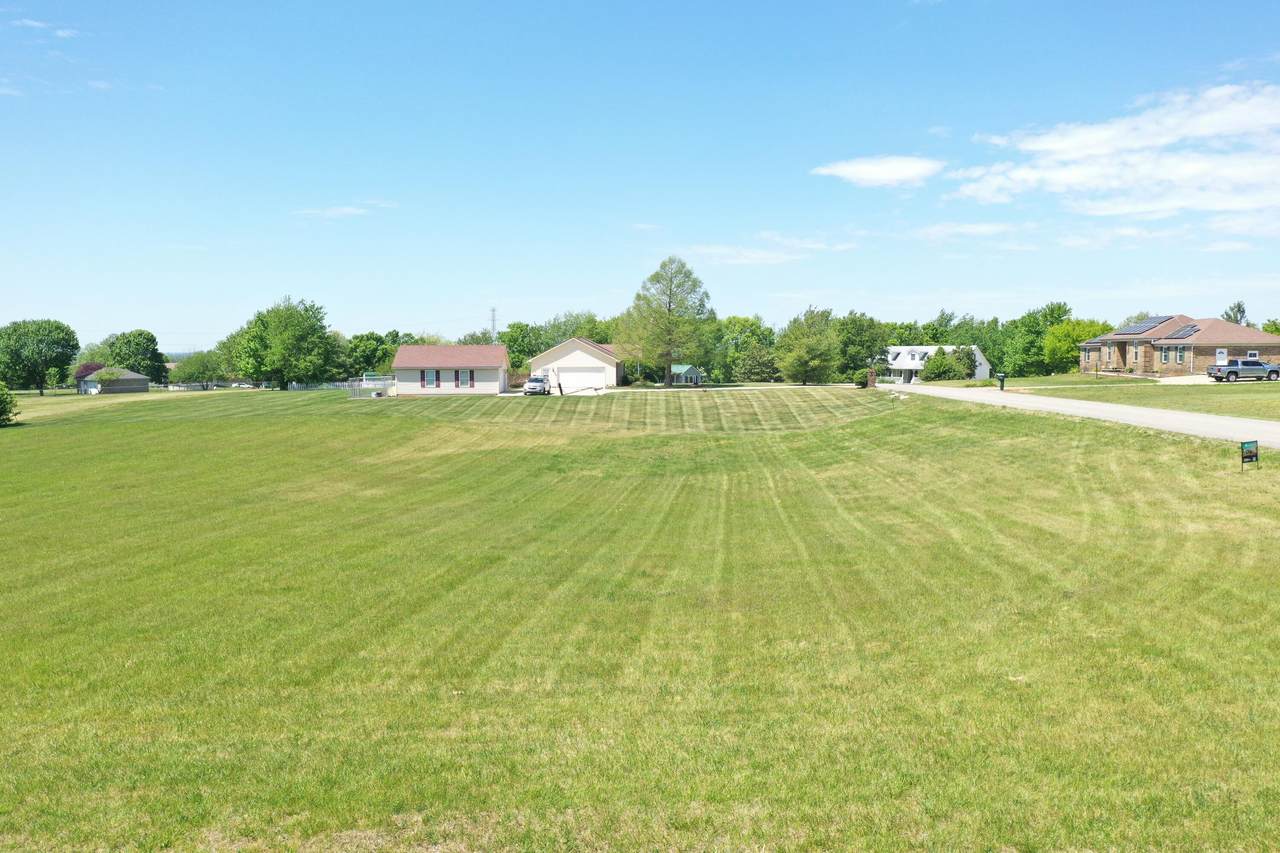 18 Kay Avenue - Photo 1