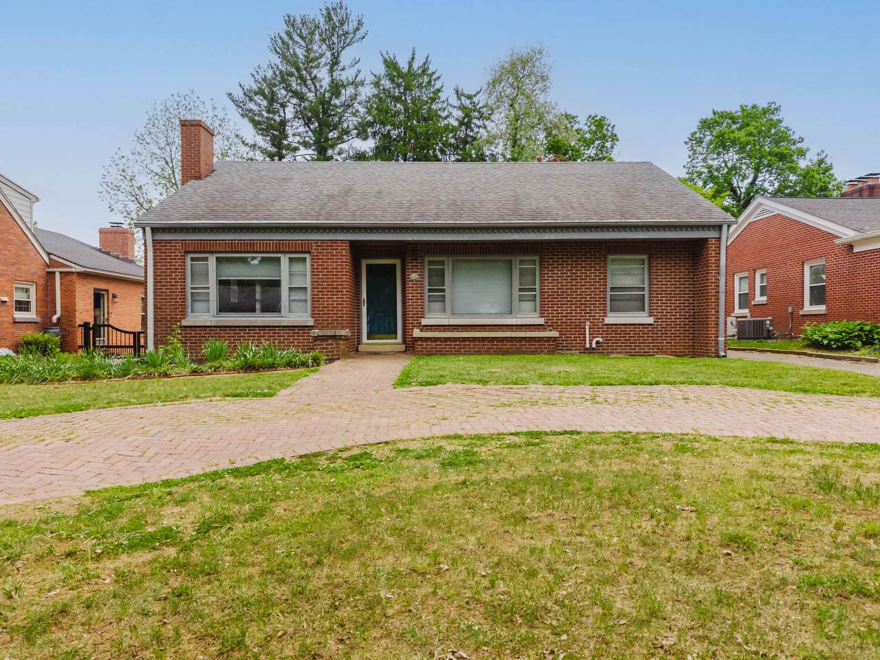 620 Chinoe Road - Photo 1