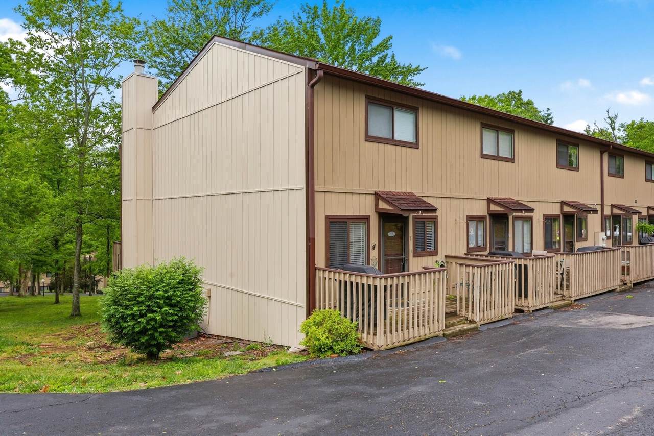 1011 Hancock Circle - Photo 1