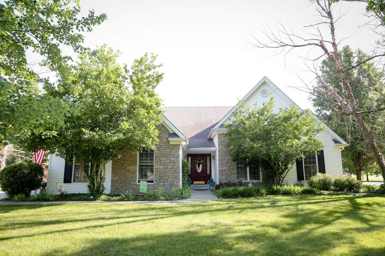 318 Stonehedge Street - Photo 1