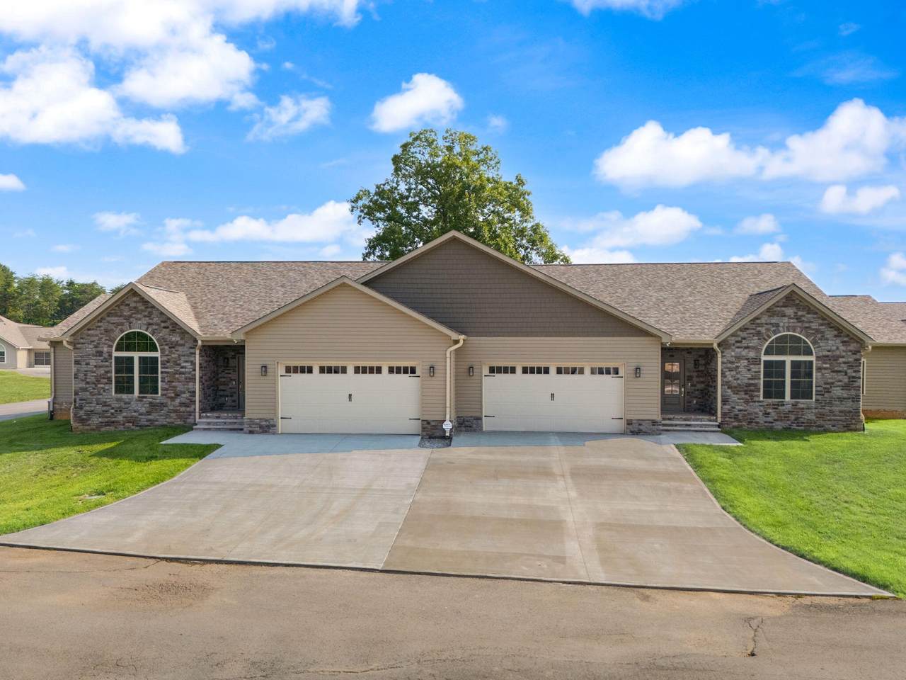 118 B Canterbury Drive - Photo 1