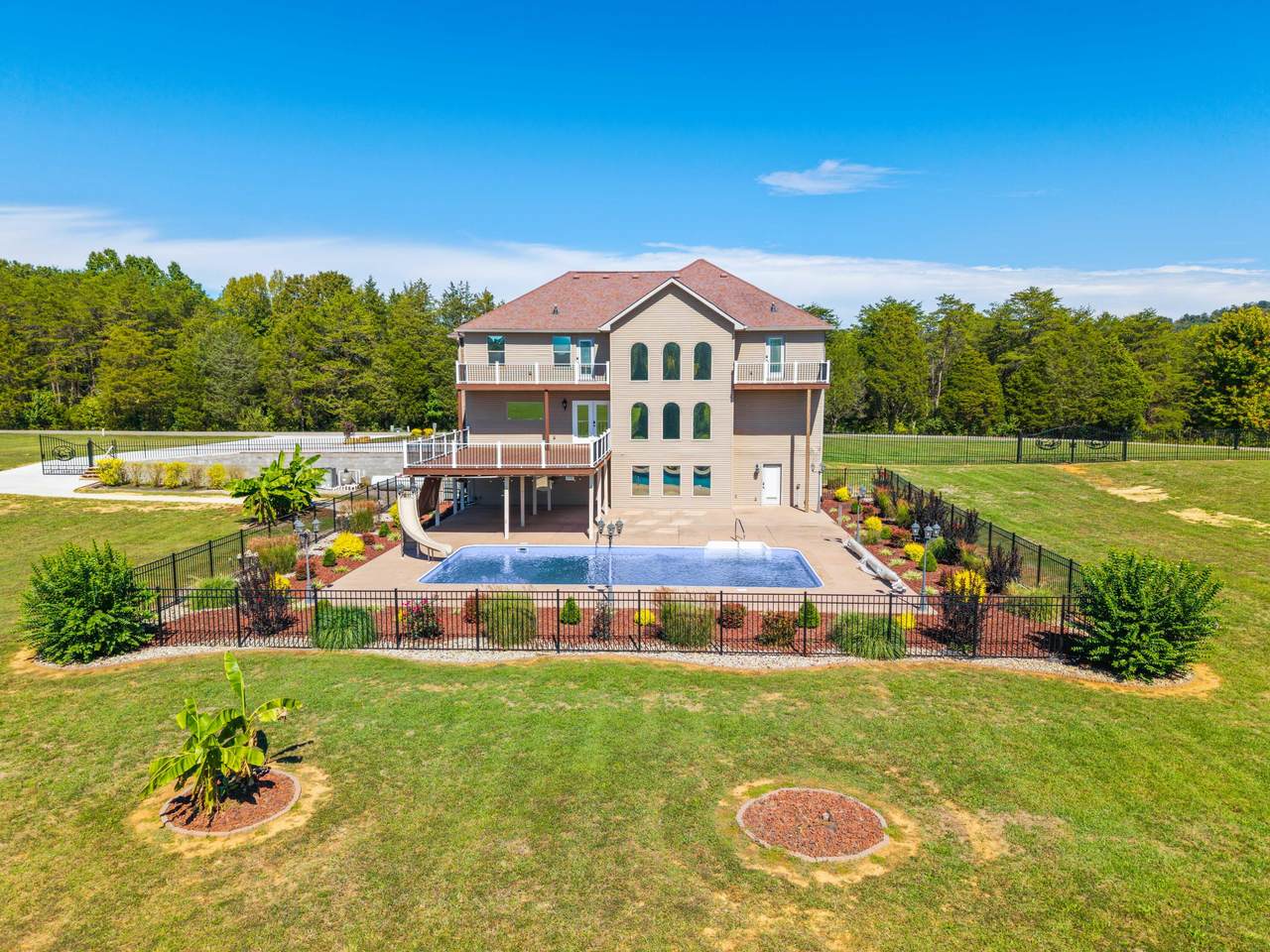 420 Cedar Pointe Drive - Photo 1